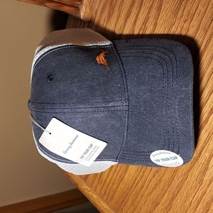 TOMMY BAHAMA STRAPBACK HAT